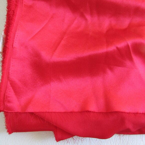 Crepe Backed Satin - Red - 60" x 4.9m - Picture 6 of 9